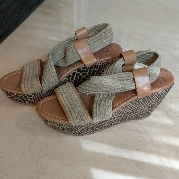 Lucky Brand woman's wedge heels - Picture 1 of 4